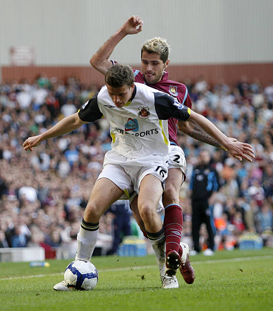 查尔顿经历 查尔顿经历