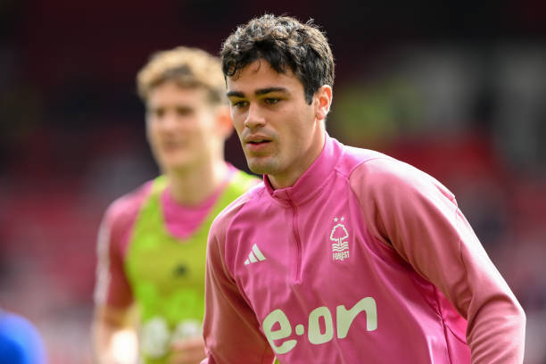 德兰中场的 德兰中场的